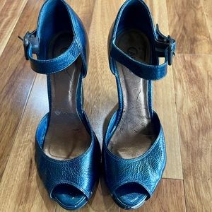 vintage Blue Patton leather cut out Carlos of Carlos Santana platform heels.